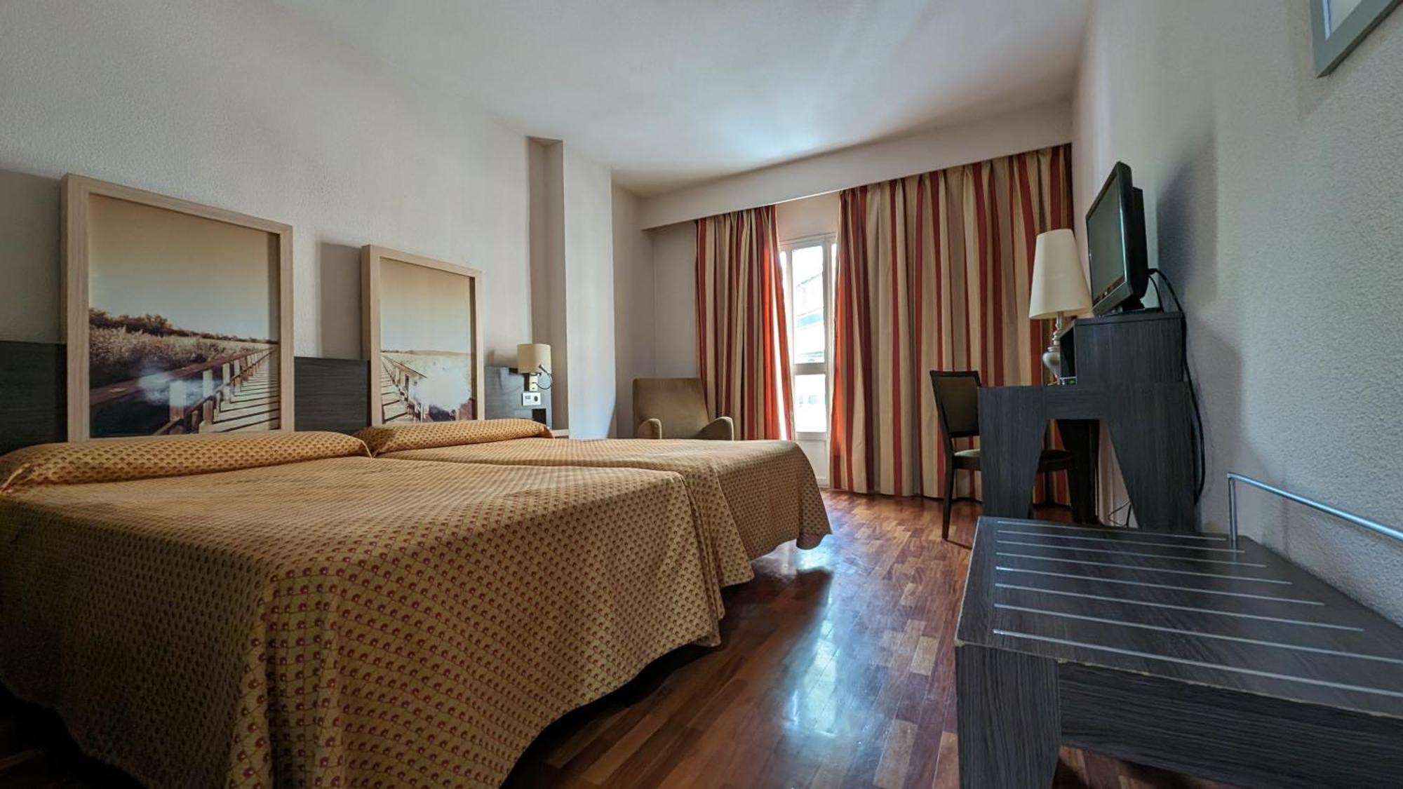 Hotel Santa Cecilia Ciudad Real Luaran gambar