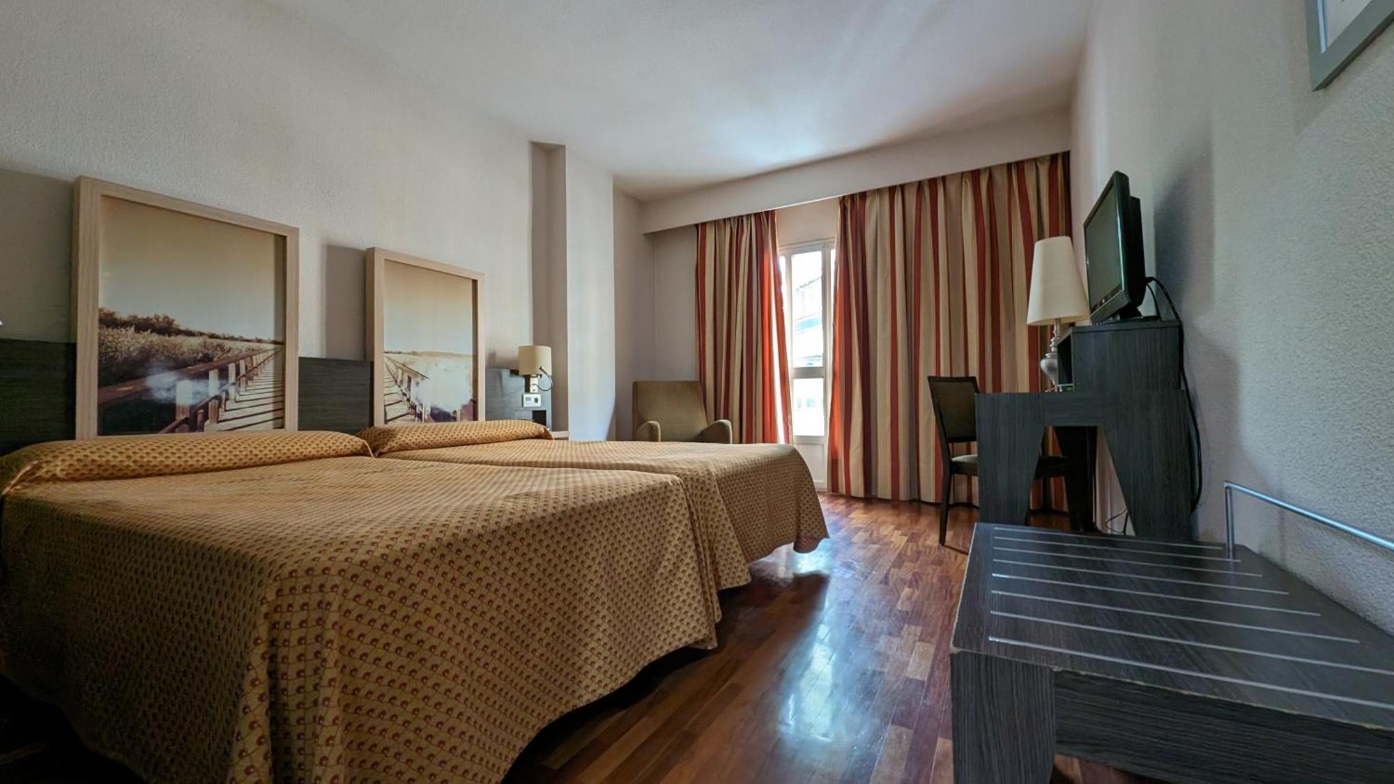 Hotel Santa Cecilia Ciudad Real Luaran gambar